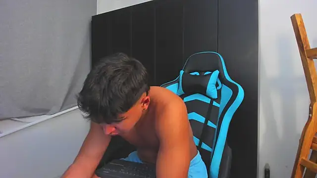 Bray Kevin online show from November 2025 04:25:02 AM