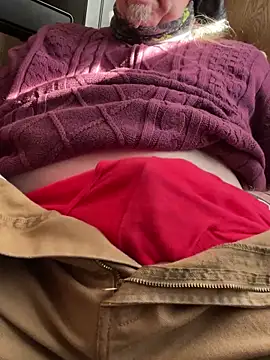 Snapshot of Helmut1971 chatting on December 2025 03:41:02 PM Helmut1971 online show from December 2025 03:41:02 PM