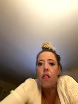 Blueeyesoulsnatcher online show from October 2025 07:32:01 AM