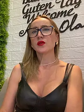 LauraDavis online show from July 2026 10:32:02 AM