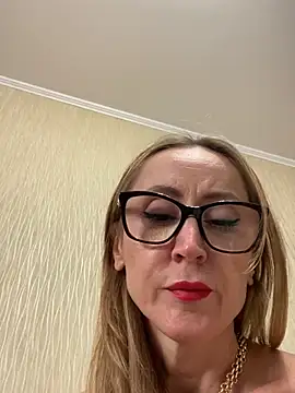 LauraDavis online show from July 2026 04:27:02 PM