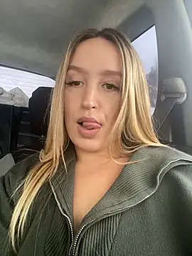 Snapshot of StasyWood chatting on January 2025 04:09:01 AM StasyWood online show from January 2025 04:09:01 AM