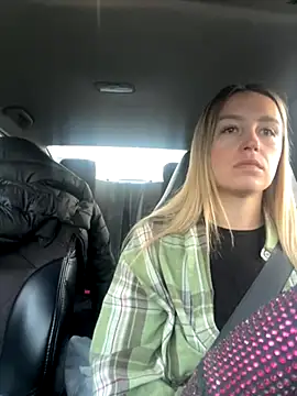 Snapshot of StasyWood chatting on October 2025 01:06:01 AM StasyWood online show from October 2025 01:06:01 AM