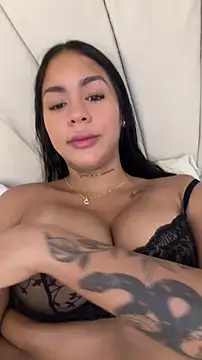 IsabelaVanegas  online show from November 2025 05:36:02 PM