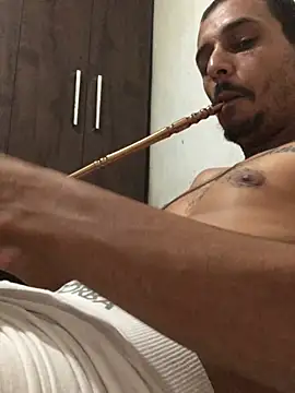 Snapshot of Pauzuudo01 chatting on January 2025 07:18:01 AM Pauzuudo01 online show from January 2025 07:18:01 AM