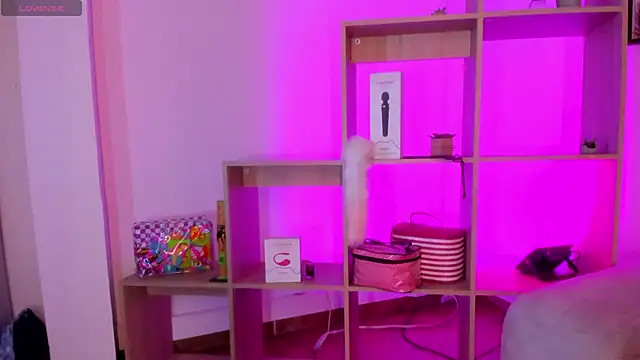 Snapshot of Tiarha chatting on January 2025 08:20:02 AM Tiarha online show from January 2025 08:20:02 AM