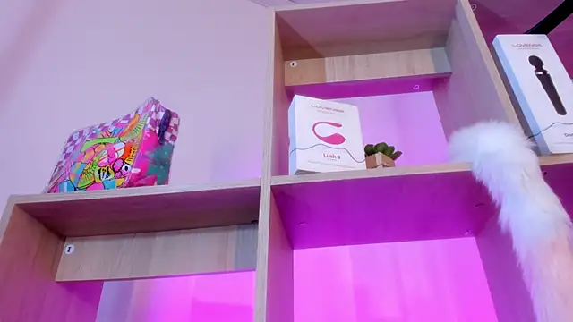 Snapshot of Tiarha chatting on January 2025 07:04:02 AM Tiarha online show from January 2025 07:04:02 AM