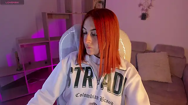 Snapshot of Tiarha chatting on January 2025 04:09:01 AM Tiarha online show from January 2025 04:09:01 AM