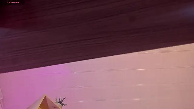 Snapshot of Tiarha chatting on January 2025 07:51:02 AM Tiarha online show from January 2025 07:51:02 AM