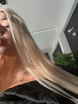 Snapshot of violettabunny03 chatting on February 2026 04:07:01 AM violettabunny03 online show from February 2026 04:07:01 AM