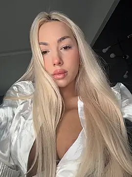 Snapshot of violettabunny03 chatting on February 2026 03:35:01 AM violettabunny03 online show from February 2026 03:35:01 AM