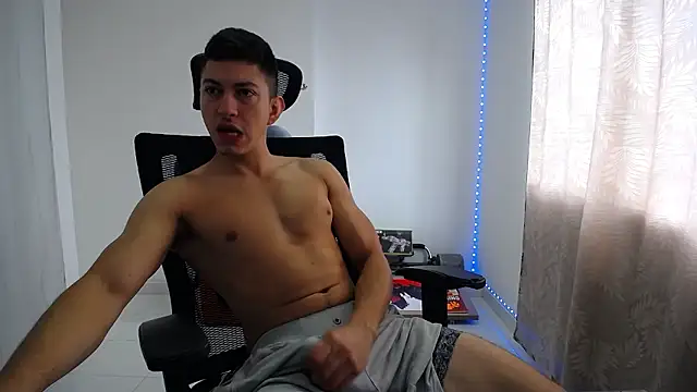 Snapshot of Iam_yourbabyprincess_XD chatting on December 2024 05:31:01 PM Iam yourbabyprincess XD online show from December 2024 05:31:01 PM