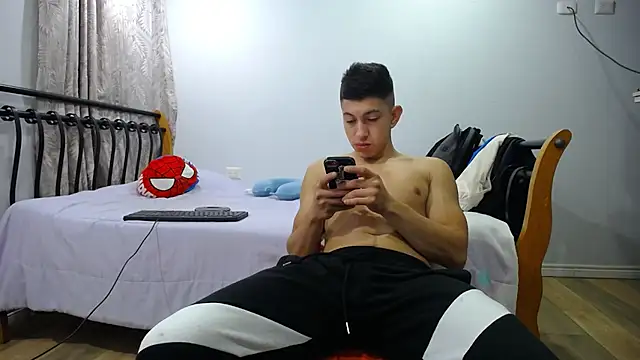 Snapshot of Iam_yourbabyprincess_XD chatting on February 2025 05:33:02 AM Iam yourbabyprincess XD online show from February 2025 05:33:02 AM