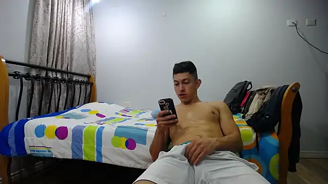 Snapshot of Iam_yourbabyprincess_XD chatting on March 2025 05:00:02 AM Iam yourbabyprincess XD online show from March 2025 05:00:02 AM