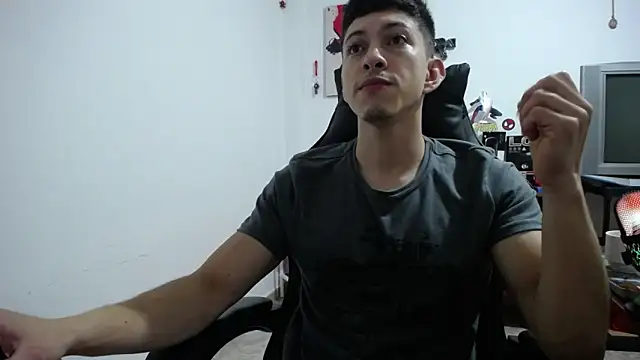 Snapshot of Iam_yourbabyprincess_XD chatting on February 2026 05:00:02 AM Iam yourbabyprincess XD online show from February 2026 05:00:02 AM