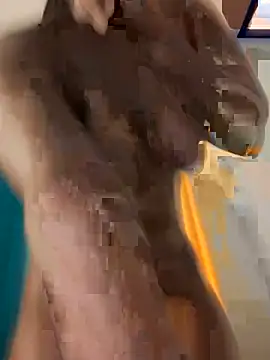 Snapshot of t-Booty_risky_ chatting on March 2025 03:06:01 PM t-Booty risky online show from March 2025 03:06:01 PM