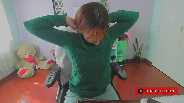 Scarletleon77 online show from January 2025 02:53:02 PM