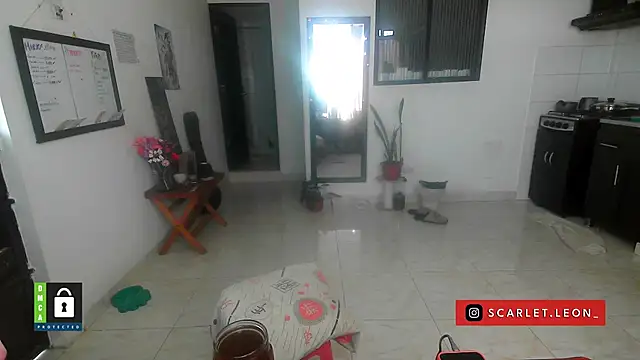 Scarletleon77 online show from April 2026 04:07:01 PM