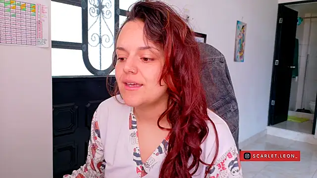 Scarletleon77 online show from July 2026 02:43:02 PM