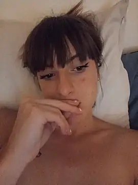 Cristina02 online show from May 2026 11:57:01 PM