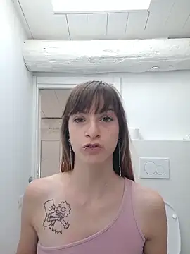 Cristina02 online show from June 2026 04:01:01 PM