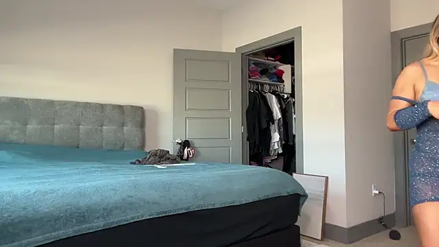 Snapshot of ElenaErickson chatting on January 2025 08:04:01 PM ElenaErickson online show from January 2025 08:04:01 PM