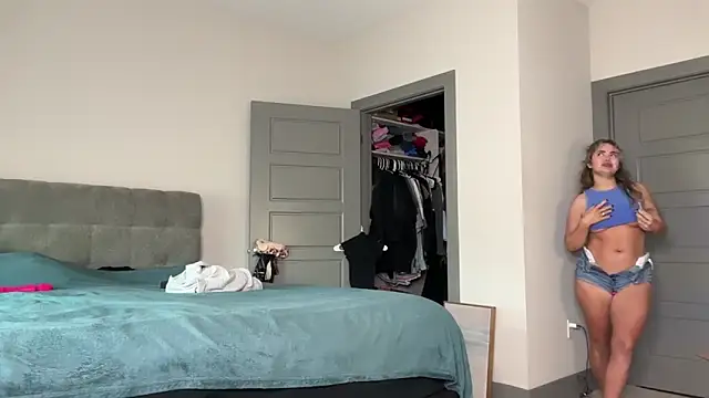 Snapshot of ElenaErickson chatting on January 2025 11:43:01 PM ElenaErickson online show from January 2025 11:43:01 PM