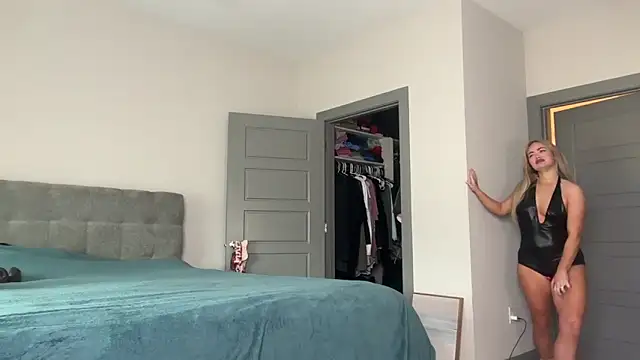 Snapshot of ElenaErickson chatting on February 2025 09:22:01 PM ElenaErickson online show from February 2025 09:22:01 PM