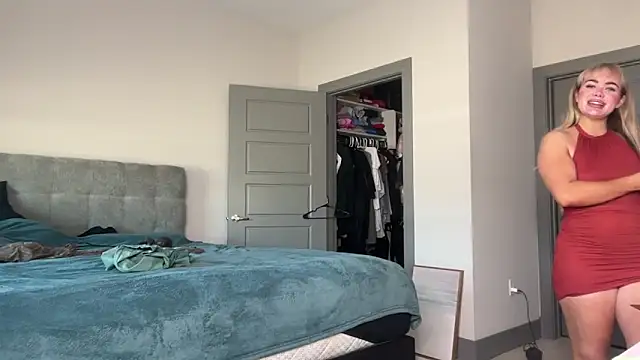 Snapshot of ElenaErickson chatting on February 2025 11:04:01 PM ElenaErickson online show from February 2025 11:04:01 PM