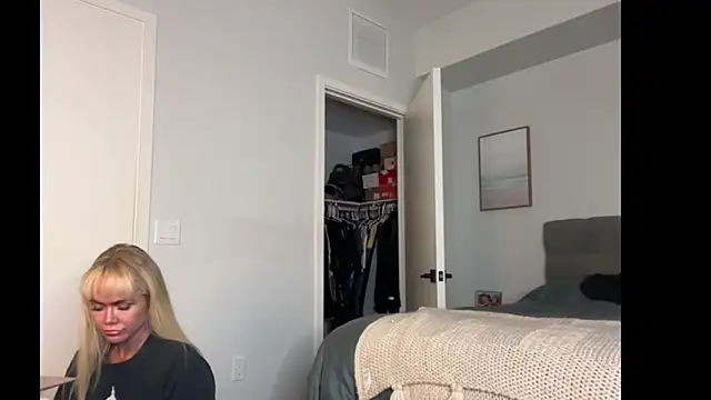 ElenaErickson online show from April 2026 01:58:01 AM