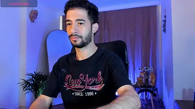 Snapshot of Your__hero1 chatting on November 2025 01:46:01 PM Your hero1 online show from November 2025 01:46:01 PM