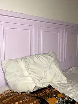 hot daily online show from December 2025 09:34:02 PM