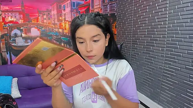 Snapshot of Small_naughty_ chatting on January 2026 01:37:02 PM Small naughty online show from January 2026 01:37:02 PM