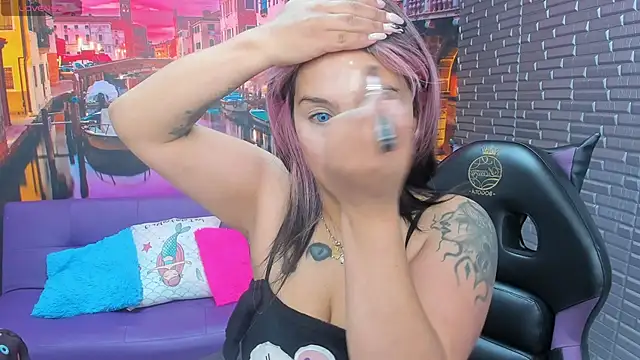 Snapshot of Small_naughty_ chatting on January 2026 01:35:02 PM Small naughty online show from January 2026 01:35:02 PM