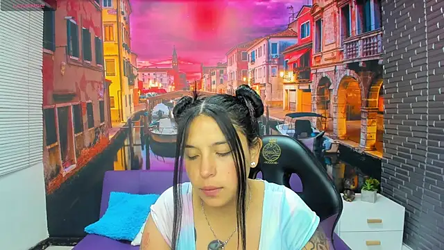 Snapshot of Small_naughty_ chatting on January 2026 01:35:02 PM Small naughty online show from January 2026 01:35:02 PM