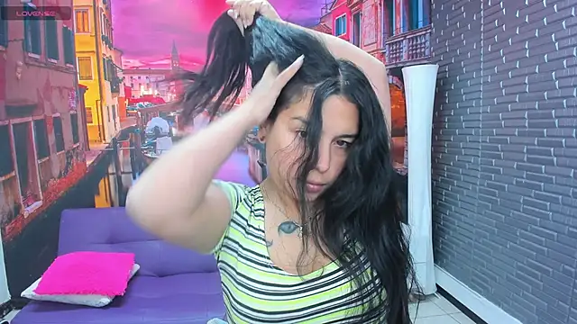 Snapshot of Small_naughty_ chatting on January 2026 01:46:01 PM Small naughty online show from January 2026 01:46:01 PM