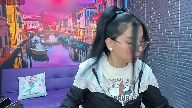 Snapshot of Small_naughty_ chatting on January 2026 01:38:02 PM Small naughty online show from January 2026 01:38:02 PM