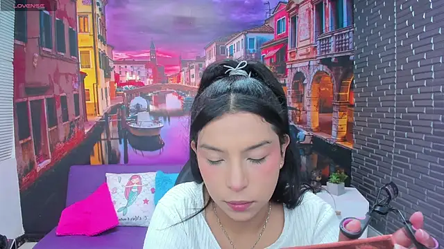 Snapshot of Small_naughty_ chatting on January 2026 02:01:02 PM Small naughty online show from January 2026 02:01:02 PM