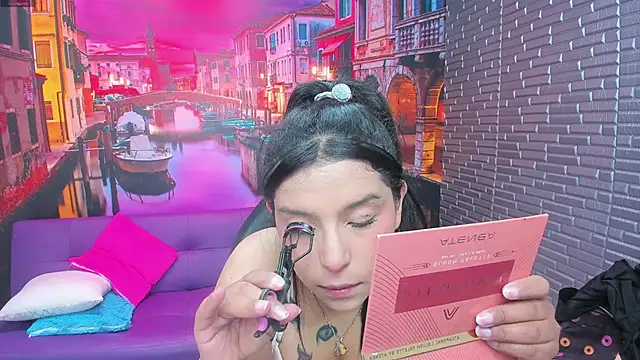 Snapshot of Small_naughty_ chatting on January 2026 01:38:02 PM Small naughty online show from January 2026 01:38:02 PM