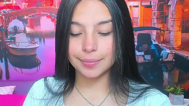 Snapshot of Small_naughty_ chatting on February 2026 01:40:01 PM Small naughty online show from February 2026 01:40:01 PM