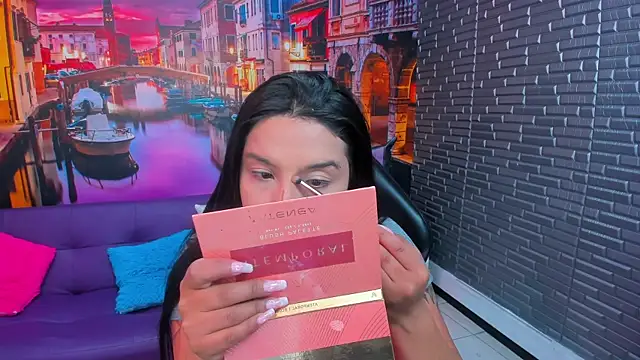 Snapshot of Small_naughty_ chatting on February 2026 01:44:02 PM Small naughty online show from February 2026 01:44:02 PM