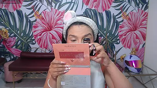 Small naughty  online show from April 2026 01:05:02 PM