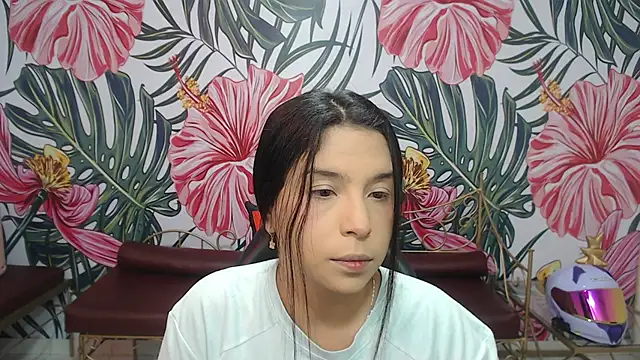 Snapshot of Small_naughty_ chatting on May 2026 01:07:01 PM Small naughty online show from May 2026 01:07:01 PM