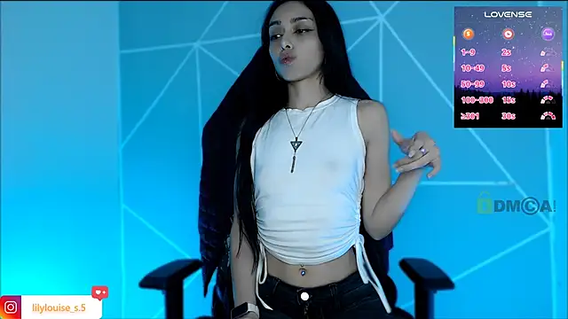 lilylouisee online show from June 2026 01:14:01 AM
