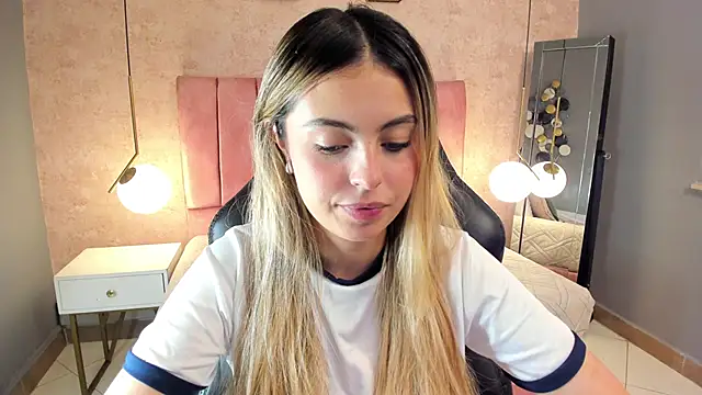 Snapshot of magic_fernanda chatting on October 2025 09:57:01 PM magic fernanda online show from October 2025 09:57:01 PM