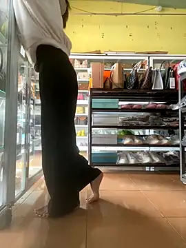 Snapshot of Rosa_998 chatting on December 2024 01:03:02 AM Rosa 998 online show from December 2024 01:03:02 AM