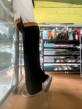 Snapshot of Rosa_998 chatting on December 2024 08:44:02 AM Rosa 998 online show from December 2024 08:44:02 AM