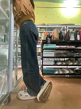 Snapshot of Rosa_998 chatting on December 2024 08:30:02 AM Rosa 998 online show from December 2024 08:30:02 AM