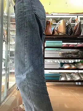 Snapshot of Rosa_998 chatting on December 2024 08:34:02 AM Rosa 998 online show from December 2024 08:34:02 AM