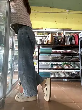 Snapshot of Rosa_998 chatting on December 2024 01:58:02 AM Rosa 998 online show from December 2024 01:58:02 AM